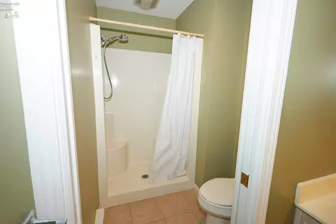 Bath - 1819 E Waterberry Dr, Huron, OH 44839 photo 2 of 3