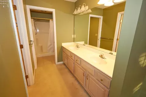 Bath - 1819 E Waterberry Dr, Huron, OH 44839 photo 1 of 3