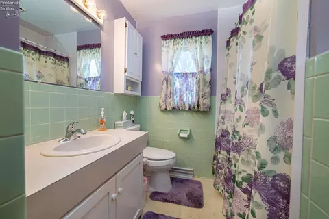 708 S Main St, Willard, OH 44890 photo 14