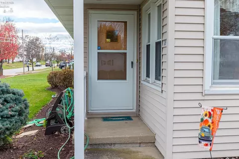 708 S Main St, Willard, OH 44890 photo 2