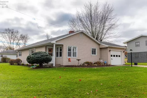 708 S Main St, Willard, OH 44890