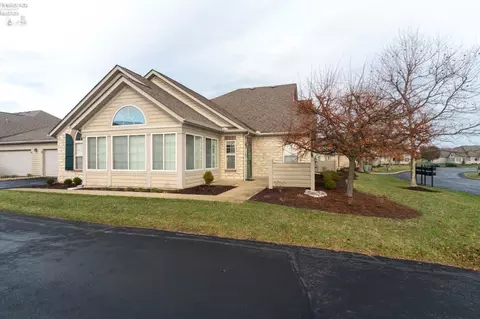 2700 N Canterbury Cir #A, Port Clinton, OH 43452