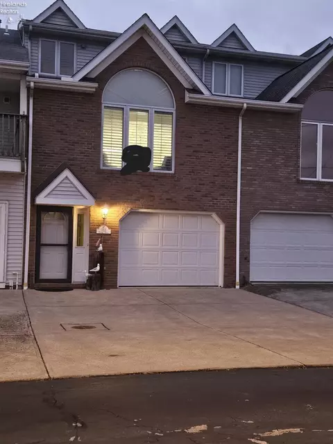 584 Bimini Dr, Sandusky, OH 44870