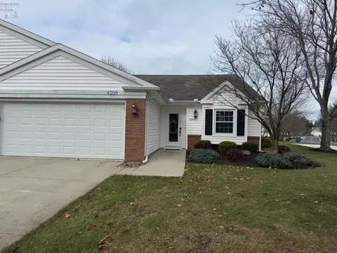 4203 Woodridge Dr, Sandusky, OH 44870