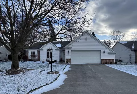 4306 Woodridge Dr, Sandusky, OH 44870