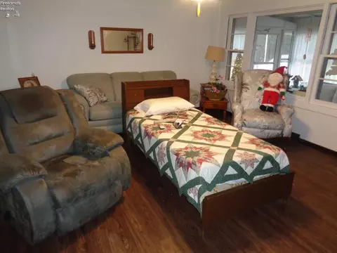 109 N Conwell Ave, Willard, OH 44890 photo 3