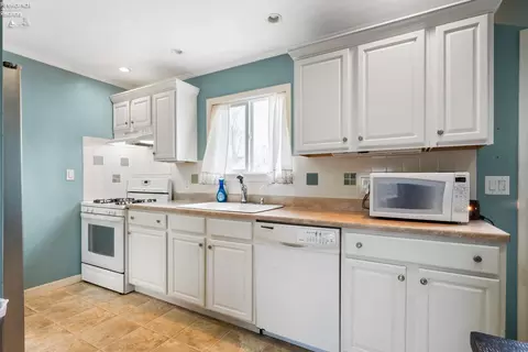 522 Washington Ave, Huron, OH 44839 photo 17
