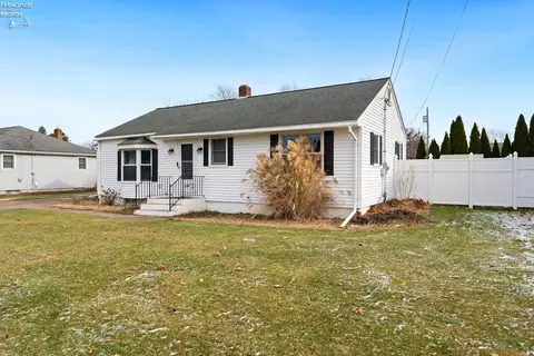 522 Washington Ave, Huron, OH 44839 photo 6
