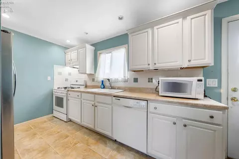 522 Washington Ave, Huron, OH 44839 photo 16