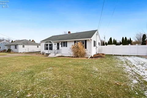 522 Washington Ave, Huron, OH 44839 photo 5