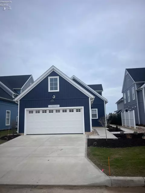 2401 Torino Dr, Port Clinton, OH 43452