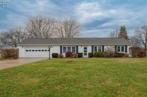 146 Thomas Dr, Fremont, OH 43420