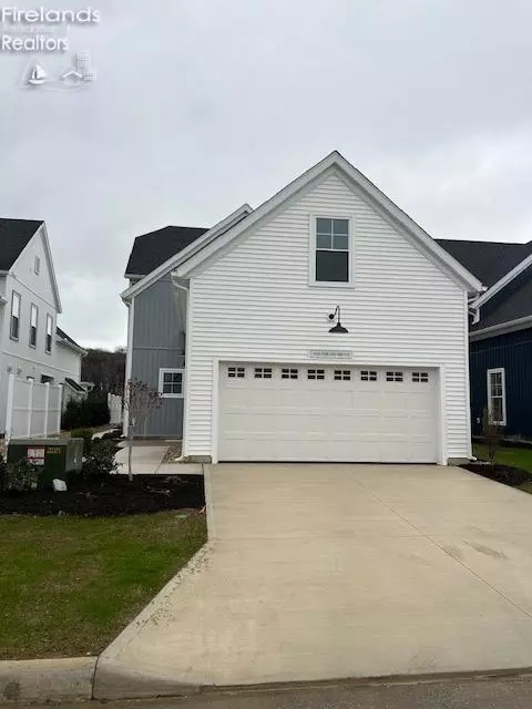 2431 Torino Dr, Port Clinton, OH 43452