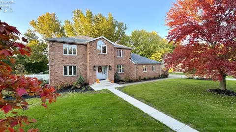 4330 Linda Dr, Vermilion, OH 44089