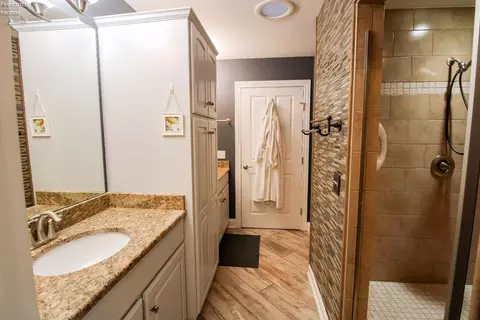 Bath - 3806 Windsor Bridge Cir, Huron, OH 44839 photo 6 of 10