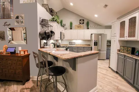 Kitchen - 3806 Windsor Bridge Cir, Huron, OH 44839 photo 3 of 11