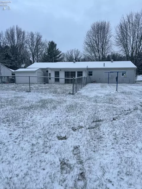Exterior - 1871 Snyder Rd, Willard, OH 44890 photo 5 of 6