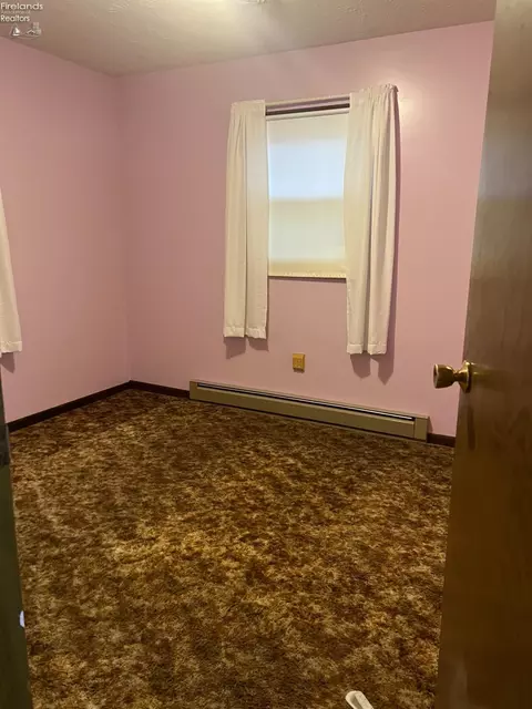 Bedroom - 1871 Snyder Rd, Willard, OH 44890 photo 3 of 3