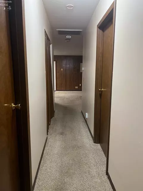 Entry Way - 1871 Snyder Rd, Willard, OH 44890 photo 1 of 2