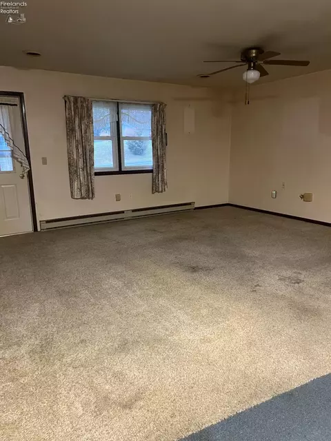 Living - 1871 Snyder Rd, Willard, OH 44890 photo 2 of 2