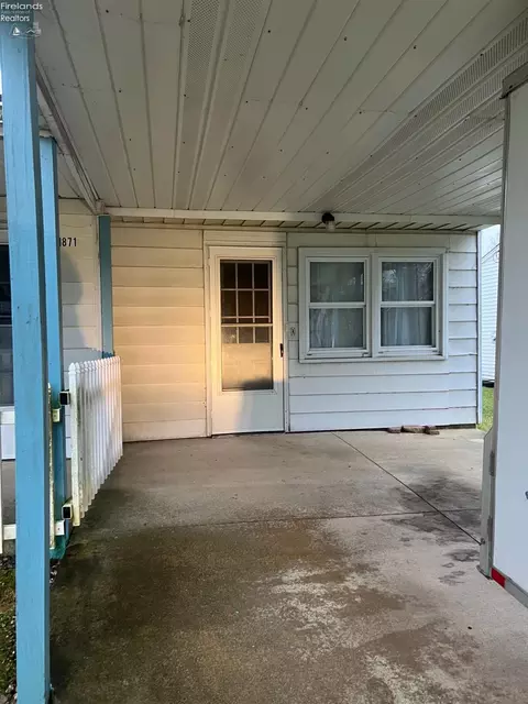 Exterior - 1871 Snyder Rd, Willard, OH 44890 photo 2 of 6