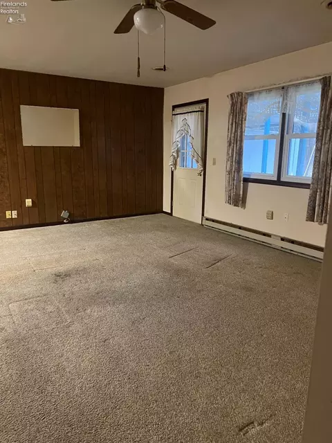 Living - 1871 Snyder Rd, Willard, OH 44890 photo 1 of 2