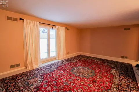 Living - 2810 Hull Rd #3, Huron, OH 44839 photo 3 of 7
