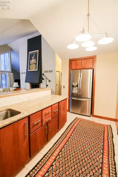 Kitchen - 2810 Hull Rd #3, Huron, OH 44839 photo 6 of 7