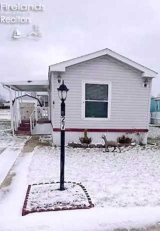 27 Rathbun, Marblehead, OH 43440