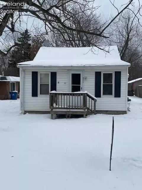 821 Howard Dr, Vermilion, OH 44089