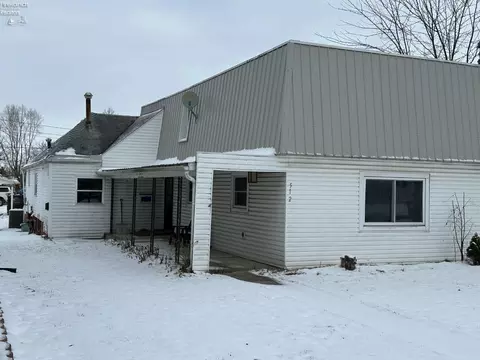 512 Woodland Ave, Willard, OH 44890