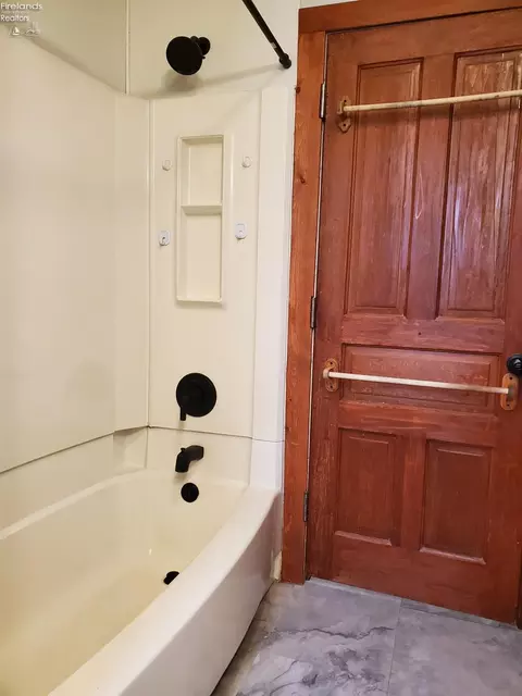 476 E Perry St, Tiffin, OH 44883 photo 12