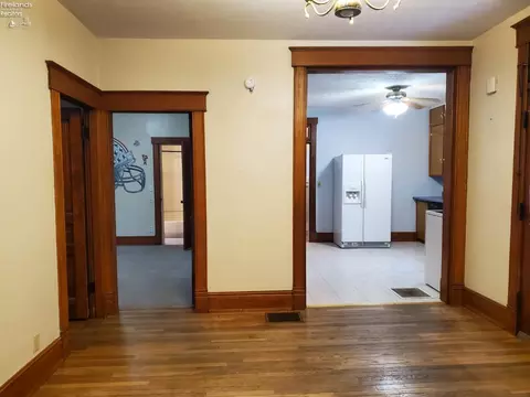 476 E Perry St, Tiffin, OH 44883 photo 4