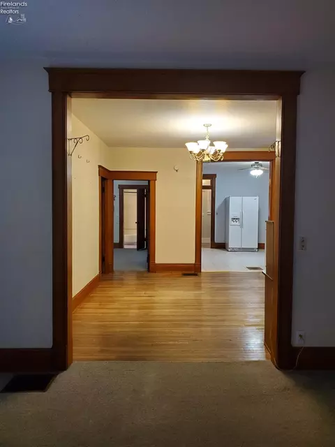 476 E Perry St, Tiffin, OH 44883 photo 5