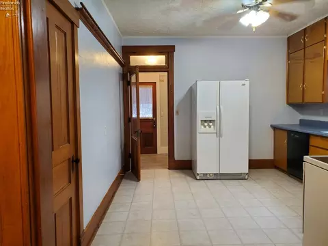 476 E Perry St, Tiffin, OH 44883 photo 8