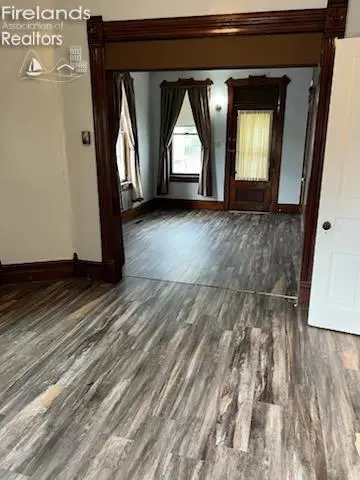 16 Circular St, Tiffin, OH 44883 photo 2