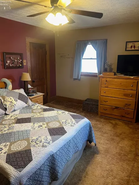 414 Park St, Willard, OH 44890 photo 16
