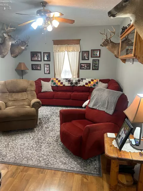 414 Park St, Willard, OH 44890 photo 8
