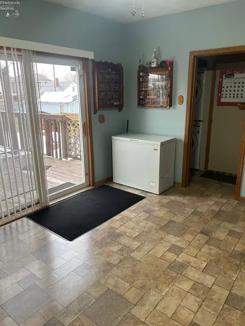 414 Park St, Willard, OH 44890 photo 7