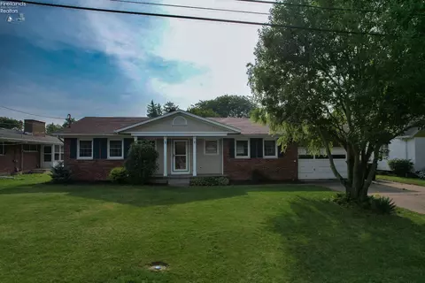 3006 Ferry Ln, Sandusky, OH 44870