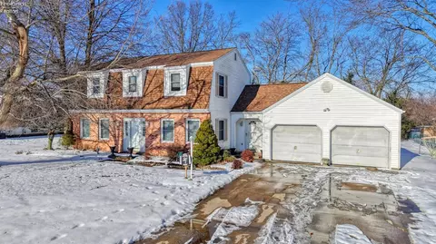 801 Walt Lake Dr, Sandusky, OH 44870