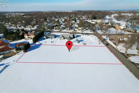 2 Galloway Rd, Sandusky, OH 44870