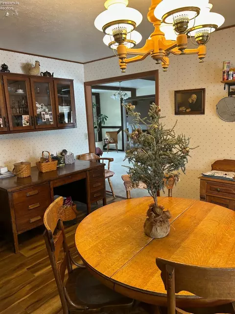 3359 Liberty Rd, Willard, OH 44890 photo 6