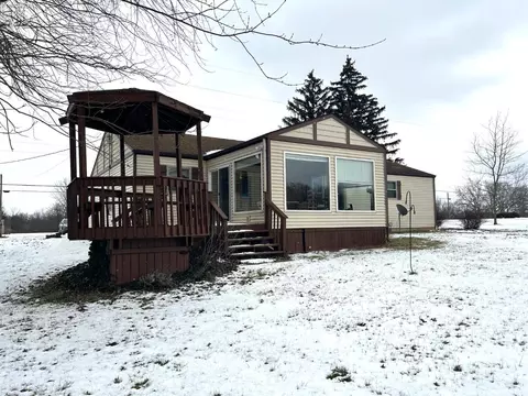 3359 Liberty Rd, Willard, OH 44890 photo 2