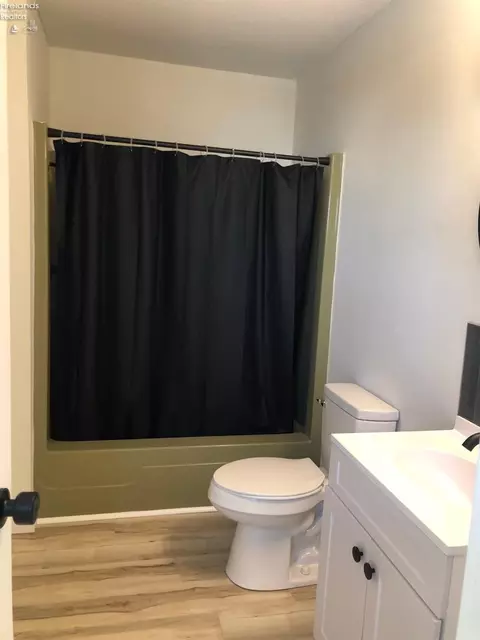 Bath - 410 High, Bellevue, OH 44811 photo 2 of 2