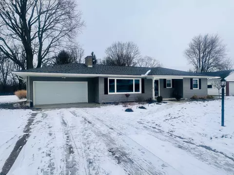1508 River Dr, Fremont, OH 43420