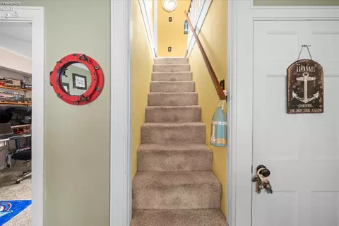 Entry Way - 301 Ohio St, Huron, OH 44839 photo 2 of 5