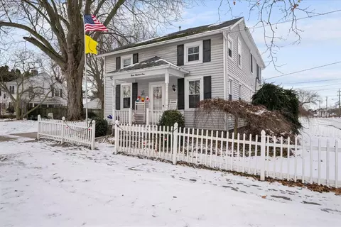 Exterior - 301 Ohio St, Huron, OH 44839 photo 1 of 7