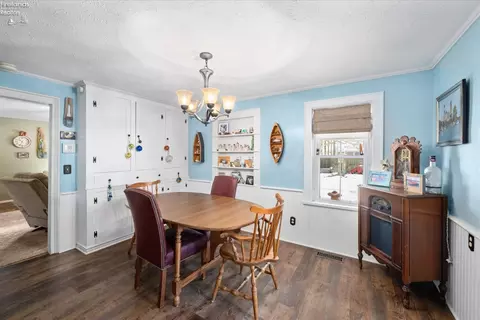 Dining - 301 Ohio St, Huron, OH 44839 photo 1 of 2