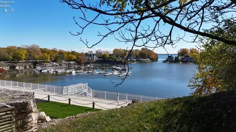 3806 E Baycliffs, Marblehead, OH 43440 photo 4